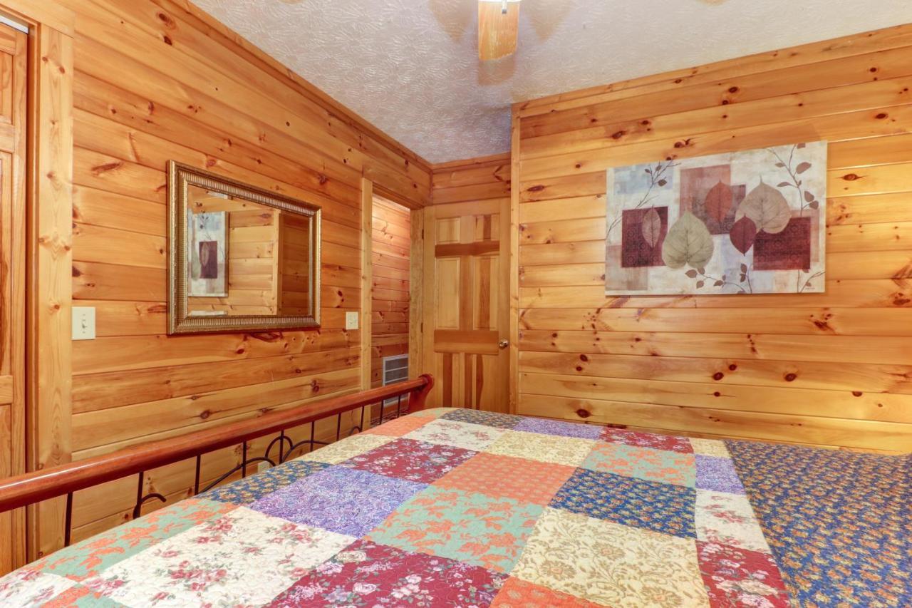 Friendly Bear Cabin Pigeon Forge Ngoại thất bức ảnh